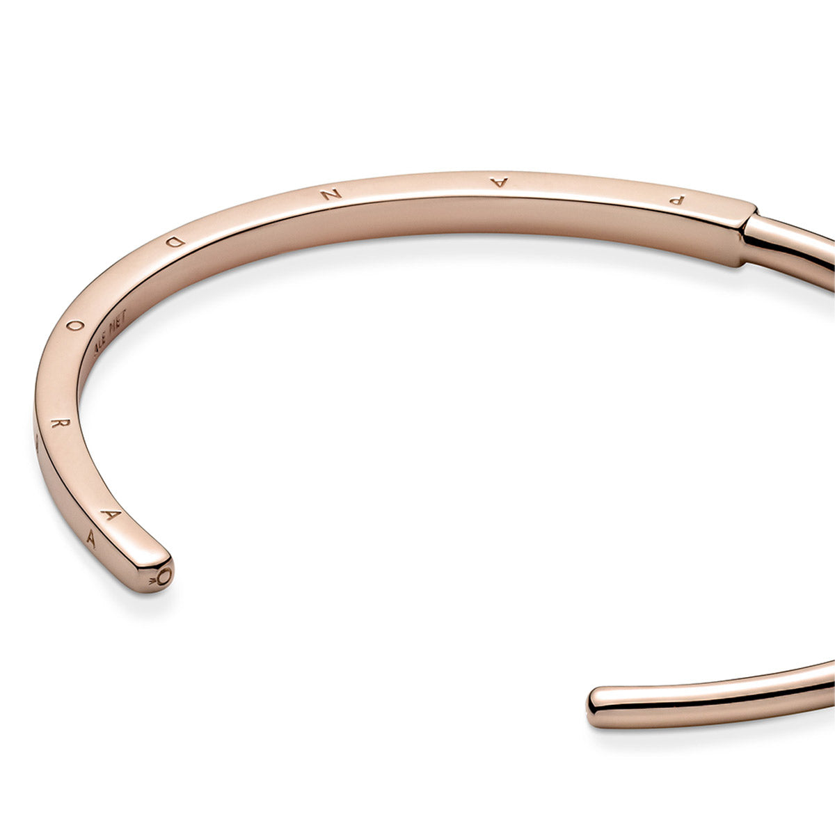 Pandora Signature I-D Bangle